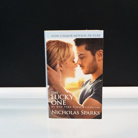 2 Nicholas Sparks Paperback Books Lot Lucky One Dear John Motion Picture Covers - Picture 7 of 9
